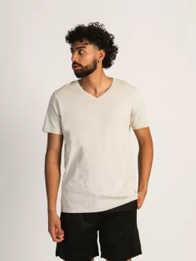 VICTOR VNECK TEE - VANILLA